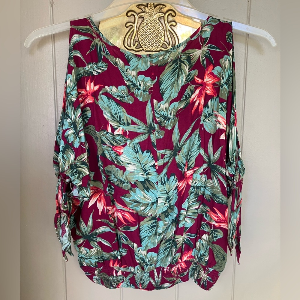 New York and company open shoulder floral top - Picture 4 of 4